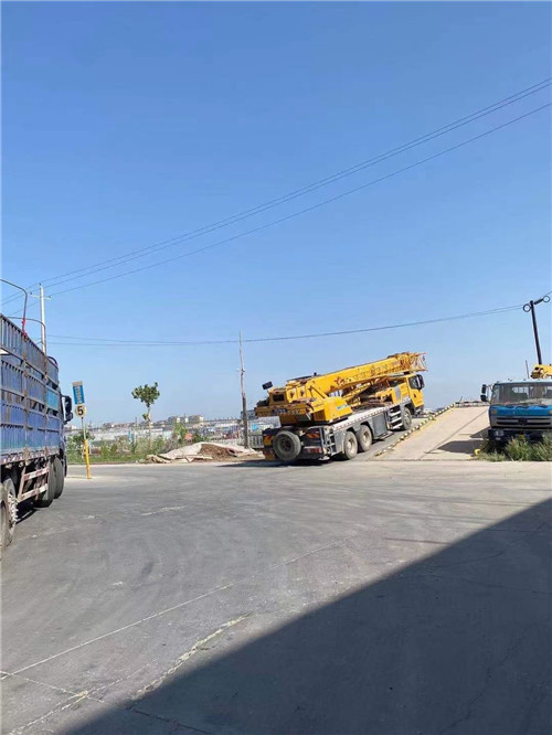 本溪市25吨吊车的租赁价格大概是多少？