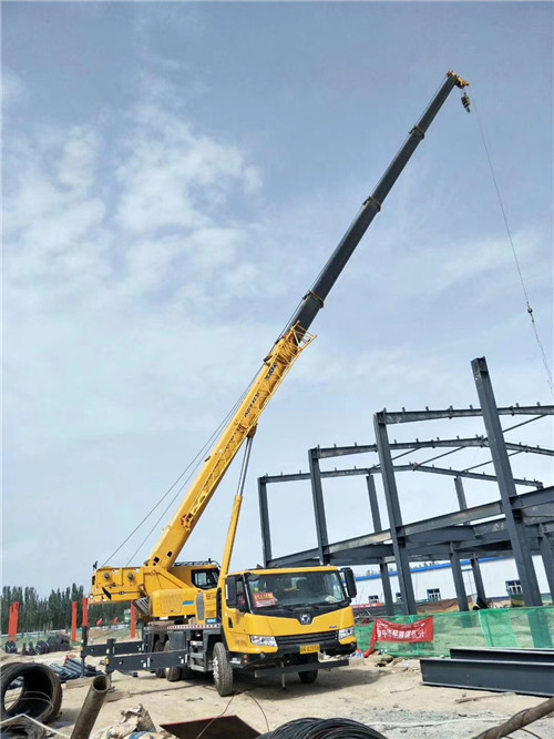 本溪市超高层建筑钢结构吊装案例